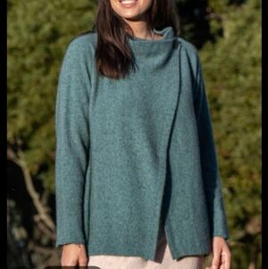 Chic Lothlorian Teal Women's Cardigan